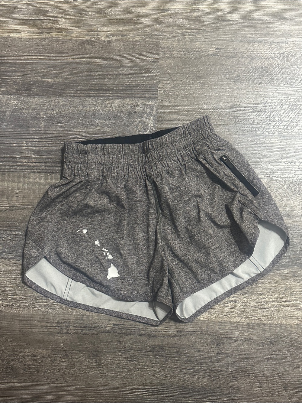 RARE Lululemon Hawaii Exclusive Tracker Short V *4" (Linerless) - Size 6
